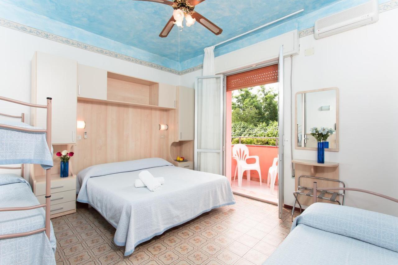 Hotel Minerva Gatteo a Mare Extérieur photo
